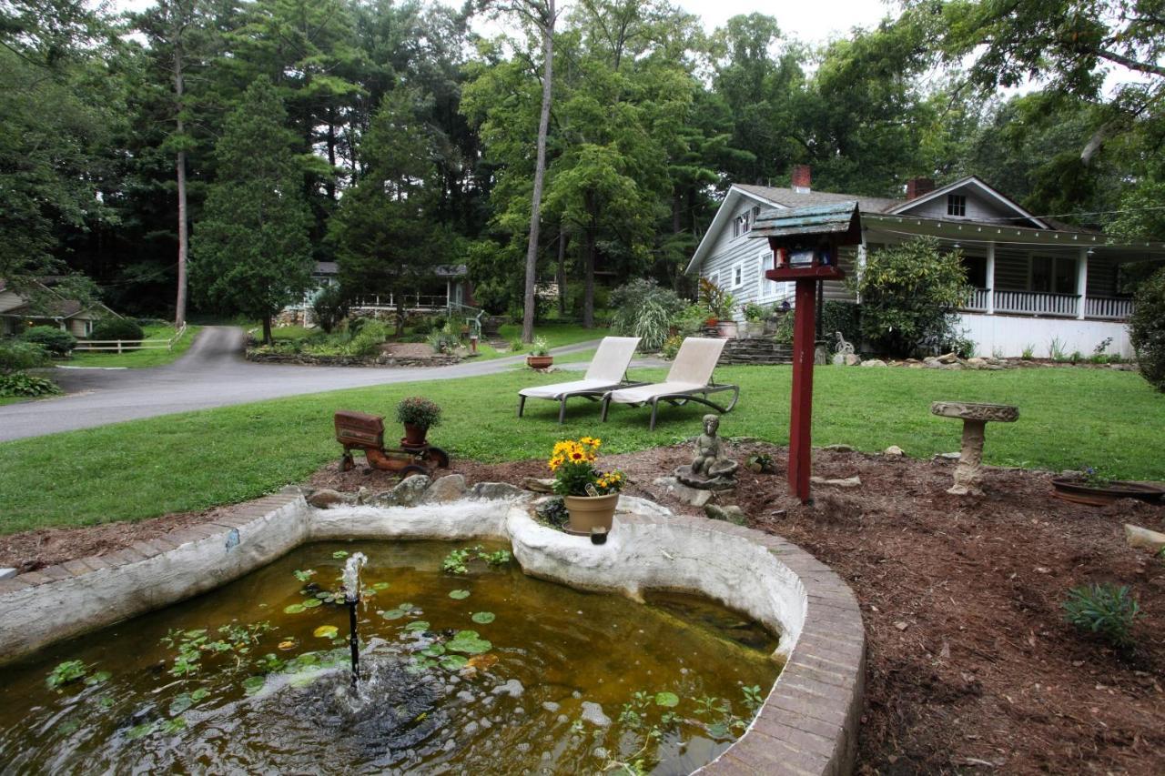 The Pines Cottages Woodfin Exterior photo