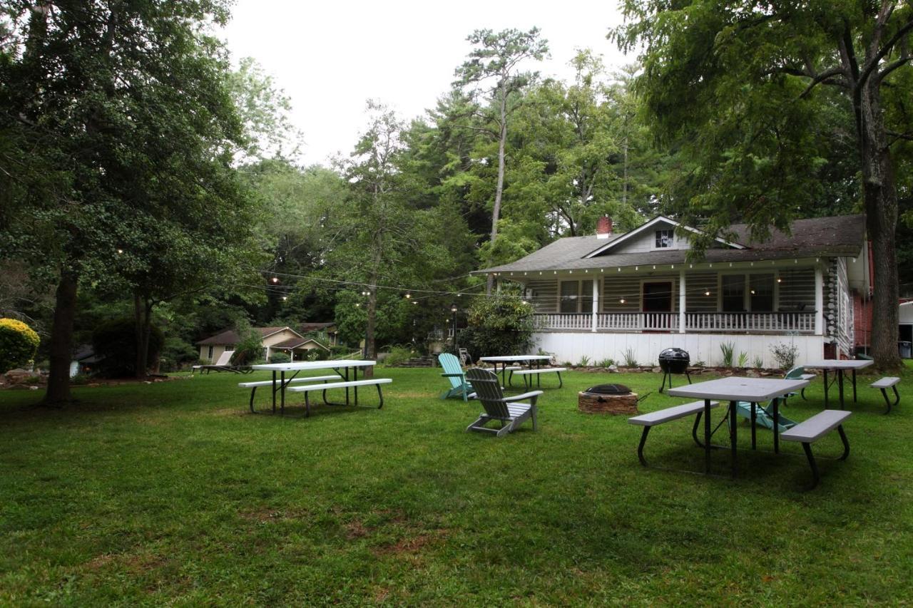 The Pines Cottages Woodfin Exterior photo
