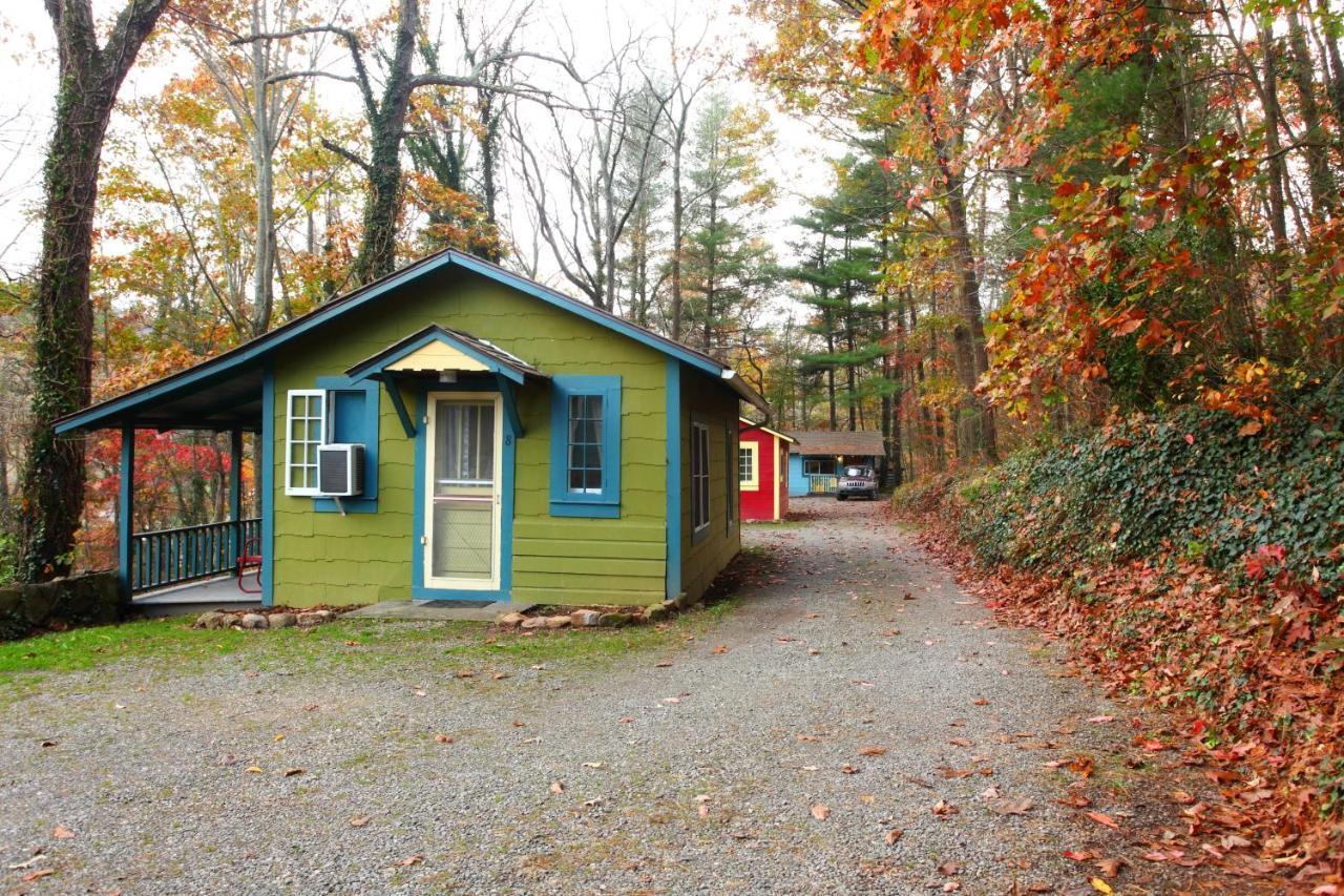 The Pines Cottages Woodfin Exterior photo