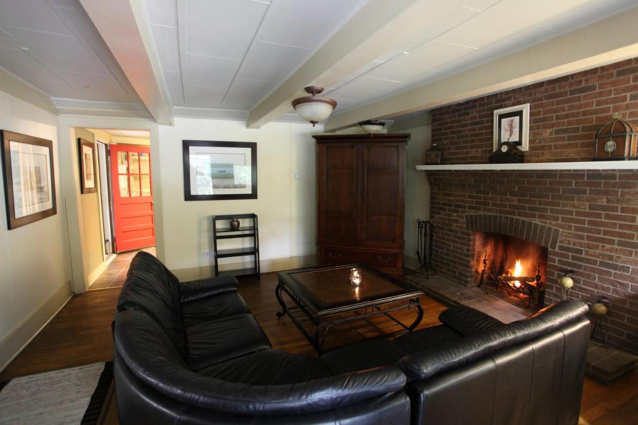 The Pines Cottages Woodfin Exterior photo