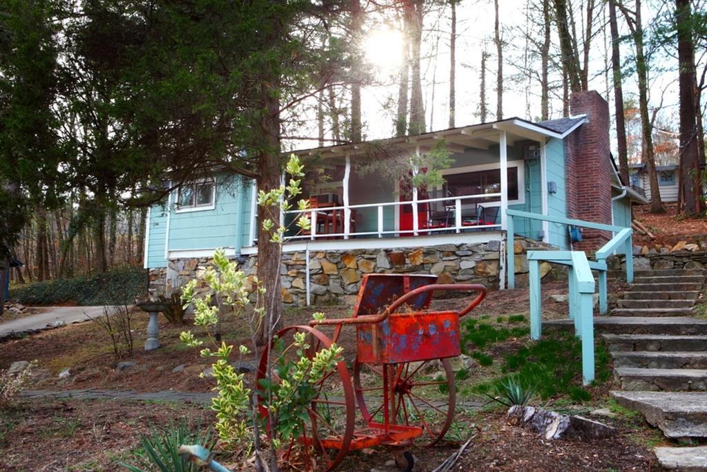 The Pines Cottages Woodfin Exterior photo