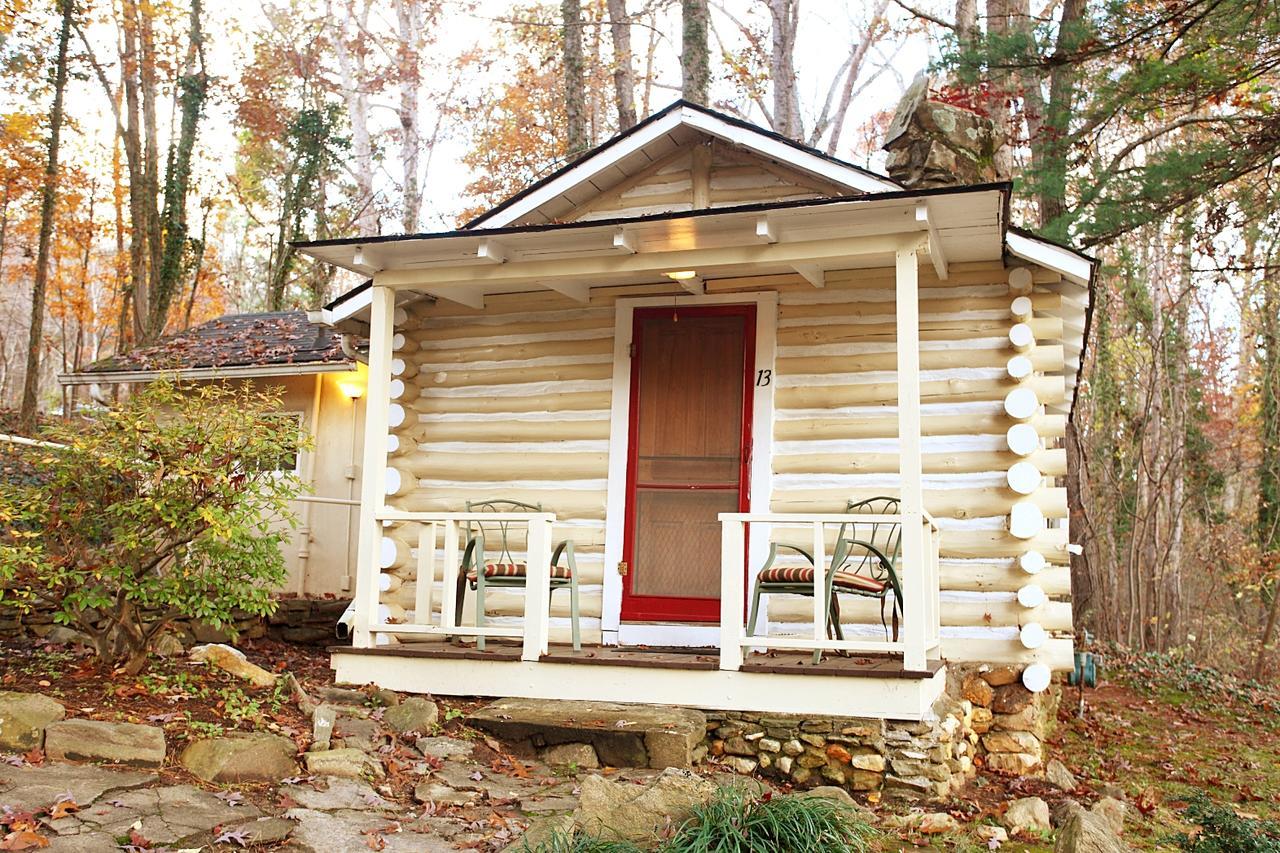The Pines Cottages Woodfin Exterior photo