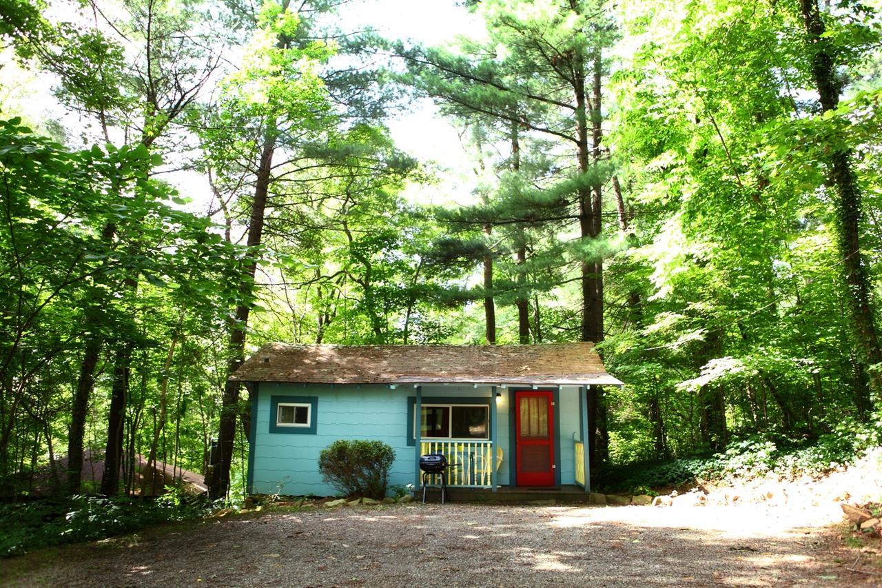 The Pines Cottages Woodfin Exterior photo